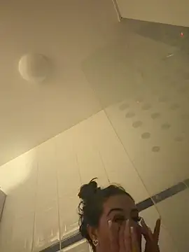 Lulumayxx online show from April 12, 7:05 pm