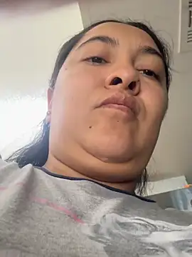 latina curvy22 online show from April 22, 7:22 pm