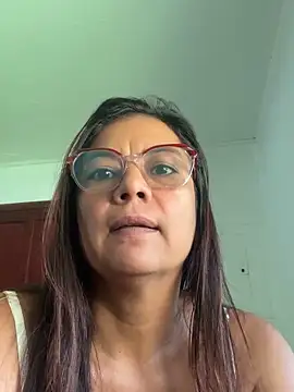 YadiraOrozco online show from November 11, 3:42 pm