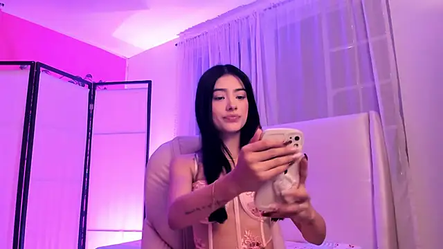 zoerouse  online show from October 24, 9:33 pm