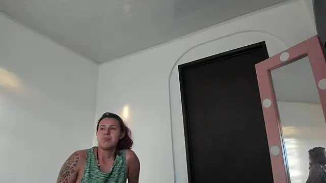 Liceth hottt09 online show from April 11, 10:35 pm