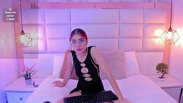Snapshot of Gaby_louse chatting on October 20, 2:42 pm Gaby louse online show from October 20, 2:42 pm