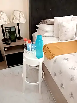 Creamy Chocolatex online show from December 17, 6:06 am