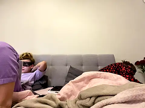fluff twinss online show from October 15, 11:18 pm