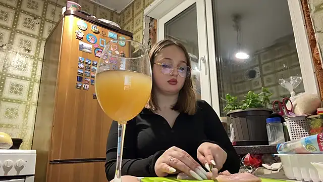 IvyGlimpse online show from October 13, 6:10 pm