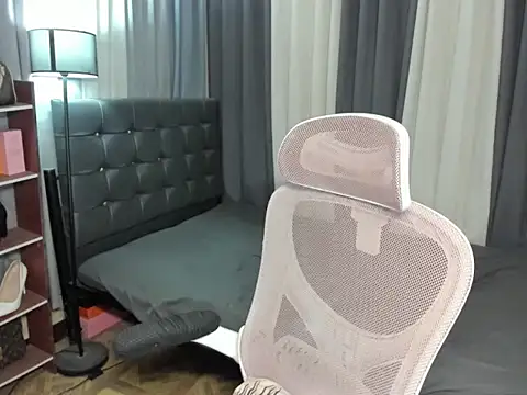 Seductive Margaux online show from March 11, 6:06 am