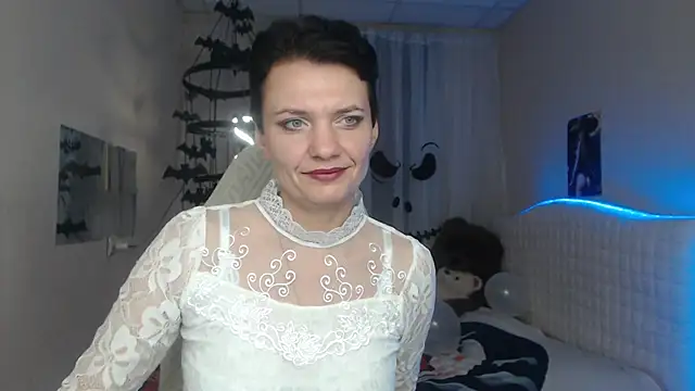 AvaSaturnian online show from October 16, 12:52 pm