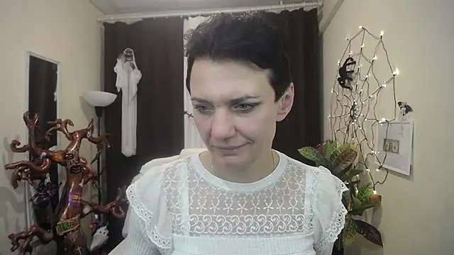 AvaSaturnian online show from October 15, 12:41 pm