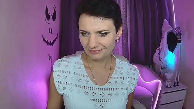 AvaSaturnian online show from October 26, 1:28 pm