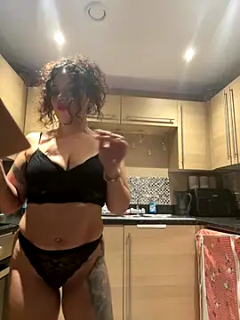 caramelandCurls online show from November 12, 10:24 am