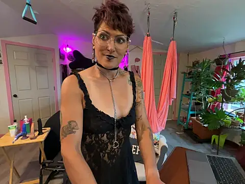 kinkycanner online show from April 11, 11:08 pm