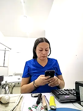 Madisson-04  online show from November 6, 9:32 pm