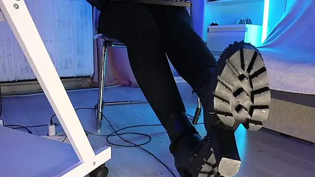 CruelSiren online show from October 29, 8:22 pm