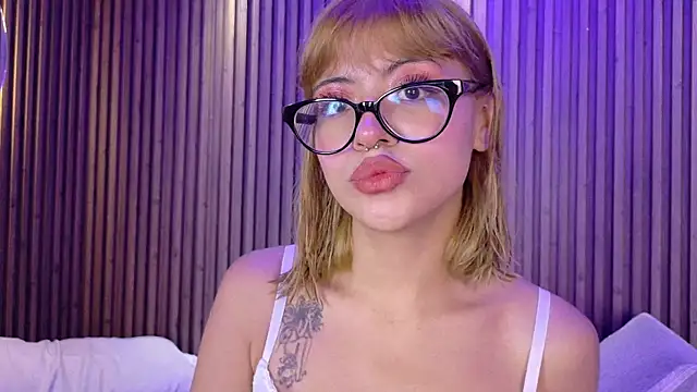 AlanaWalker9 online show from March 23, 11:38 am