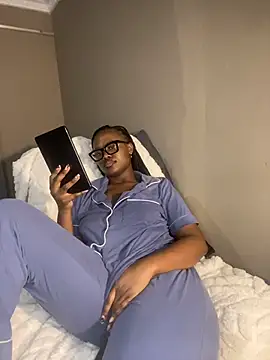 Moonzy77 online show from November 15, 12:22 am