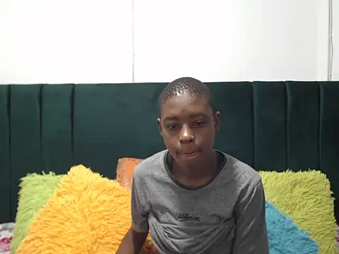 SweetSlenderChoc online show from February 7, 7:18 pm