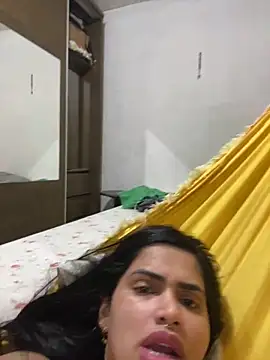 Snapshot of danilyns chatting on October 28, 11:42 pm danilyns online show from October 28, 11:42 pm