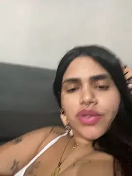 Snapshot of danilyns chatting on September 15, 5:49 am danilyns online show from September 15, 5:49 am