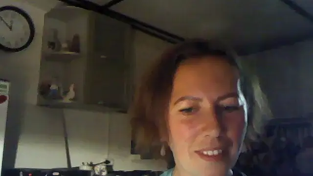 Snapshot of Loxiva chatting on October 31, 3:49 pm Loxiva online show from October 31, 3:49 pm