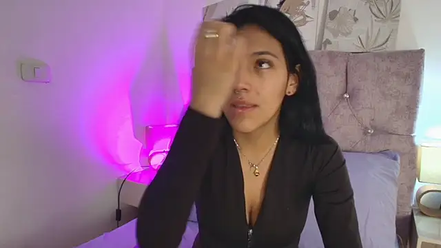 Dulce Bella  online show from February 9, 3:53 am