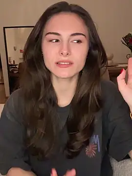 SophiiaStarr online show from February 18, 8:30 pm