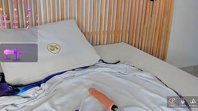 Snapshot of emma_cleir chatting on October 2, 8:03 pm emma cleir online show from October 2, 8:03 pm