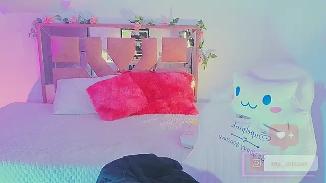Snapshot of Mia_bunny15 chatting on September 27, 9:22 pm Mia bunny15 online show from September 27, 9:22 pm