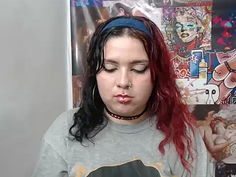 Curvy-Queen online show from October 9, 3:43 am