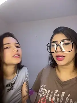 Sweet and Rous0 online show from December 18, 3:44 am