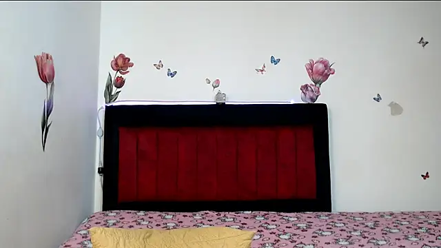 Valeryxs online show from April 10, 4:02 pm