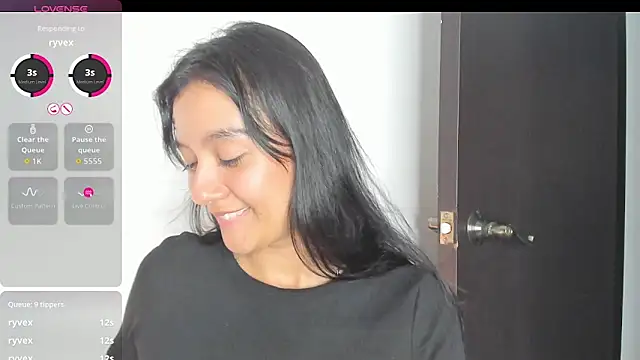 charlottekiss99 online show from June 12, 10:29 pm