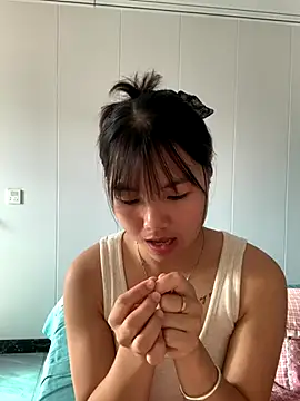 Emlyly-18 online show from November 16, 2:13 am