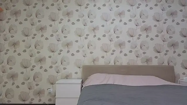 Annabel theMoon online show from December 5, 4:01 am