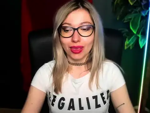 loveHeidi online show from March 26, 6:04 am