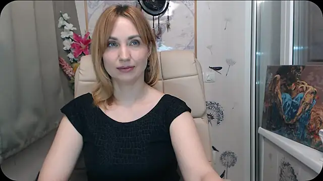 KatrinAlluring online show from April 15, 5:19 am