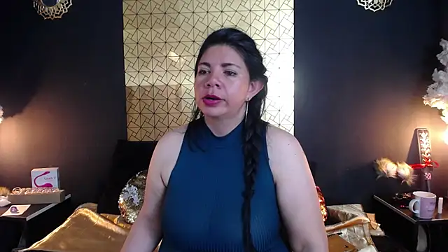 kinky momm online show from April 16, 9:39 pm