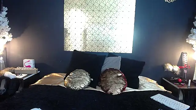 kinky momm online show from April 13, 2:40 pm