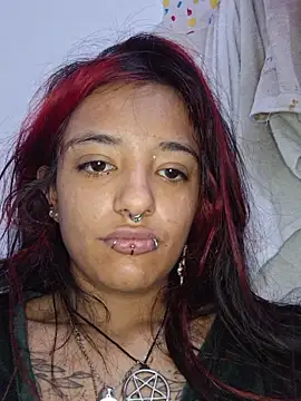 carolinerue online show from April 5, 1:10 pm