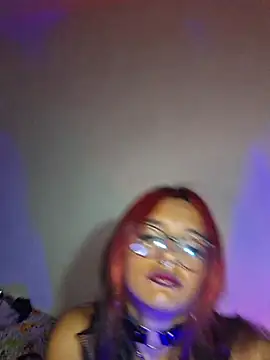 carolinerue online show from February 23, 10:15 am