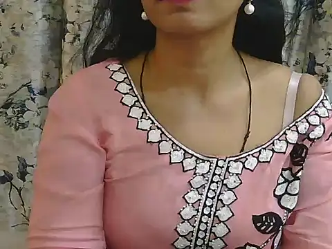 MISS SOMIYA online show from August 3, 3:39 pm