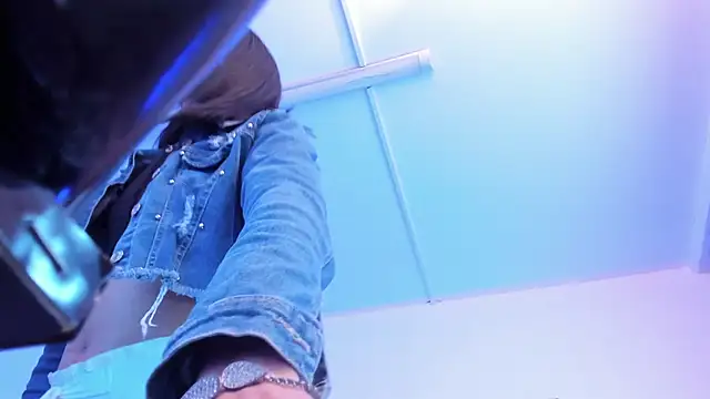 Sofia summers online show from November 14, 4:01 am