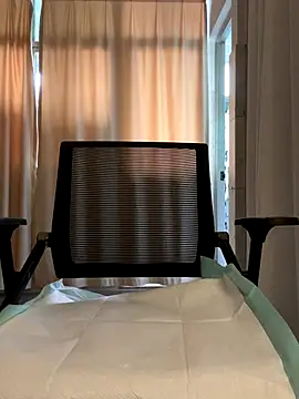 wly2028 online show from December 5, 6:13 am