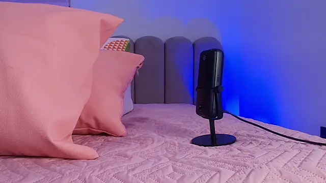 abbyrouss  online show from November 26, 3:18 am