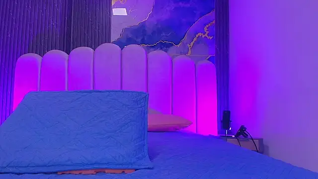 abbyrouss  online show from March 12, 3:20 am