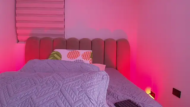 abbyrouss  online show from November 29, 3:10 am