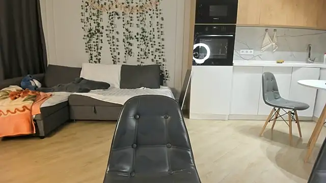 heexhia online show from October 1, 5:34 am