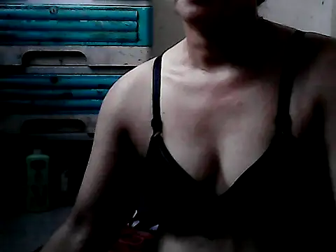 yoursPinayMama1682 online show from October 10, 11:20 pm