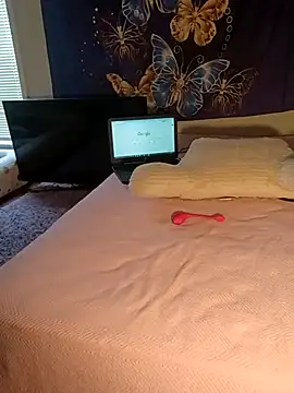 LuvTune online show from April 12, 4:54 pm