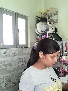 Hot-Pooja25 online show from April 9, 5:21 am