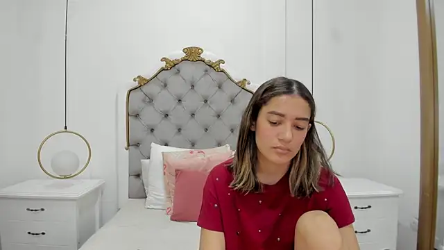 Skylerwhite02 online show from April 10, 6:30 am